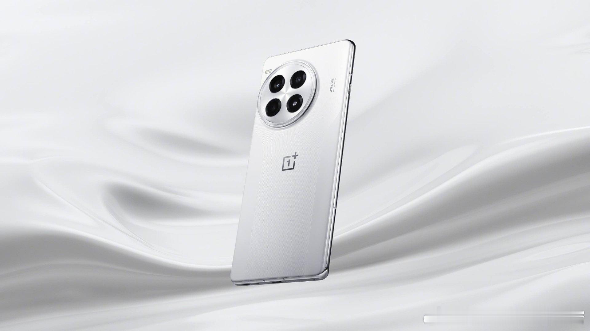 6 月 27 日，#一加Ace3Pro# 实力登场。一加「年度性能巅峰大作」，将