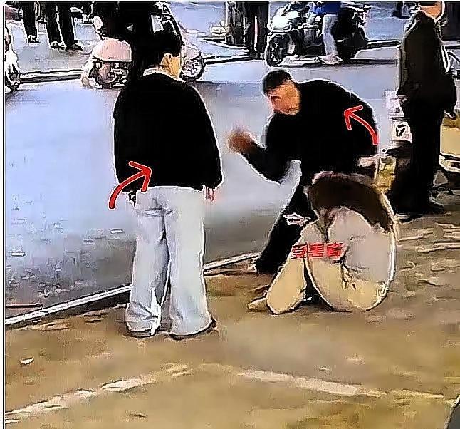 这两口子现在就算把肠子悔青了，恐怕也换不回后悔药吃！

一时冲动，往往会带来无法