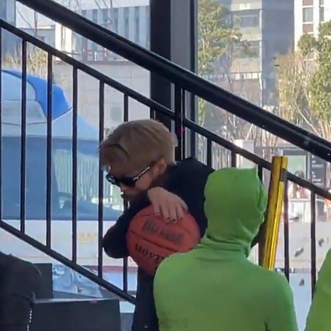 范丞丞录新综状态这下粉丝的心可以放肚子里了吧，范丞丞工作室发公告后的，范丞丞本人