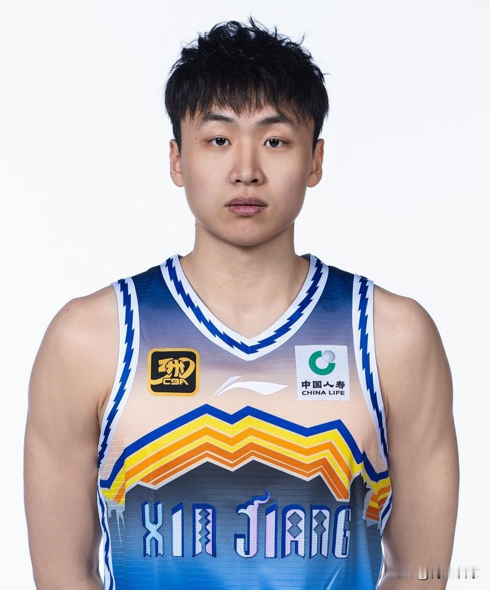 CBA常规赛第一阶段结束，新疆队最强首发五虎是——

控卫：纳托尔！26岁，身高