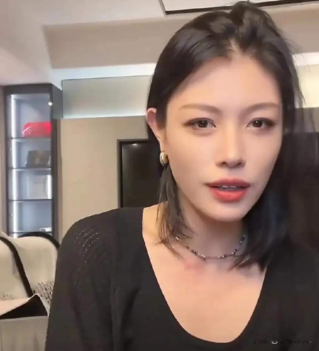 葛荟婕直播说汪峰和森林北没结婚，是“搭伙过日子”。这话听着挺熟。汪峰老师的情史像