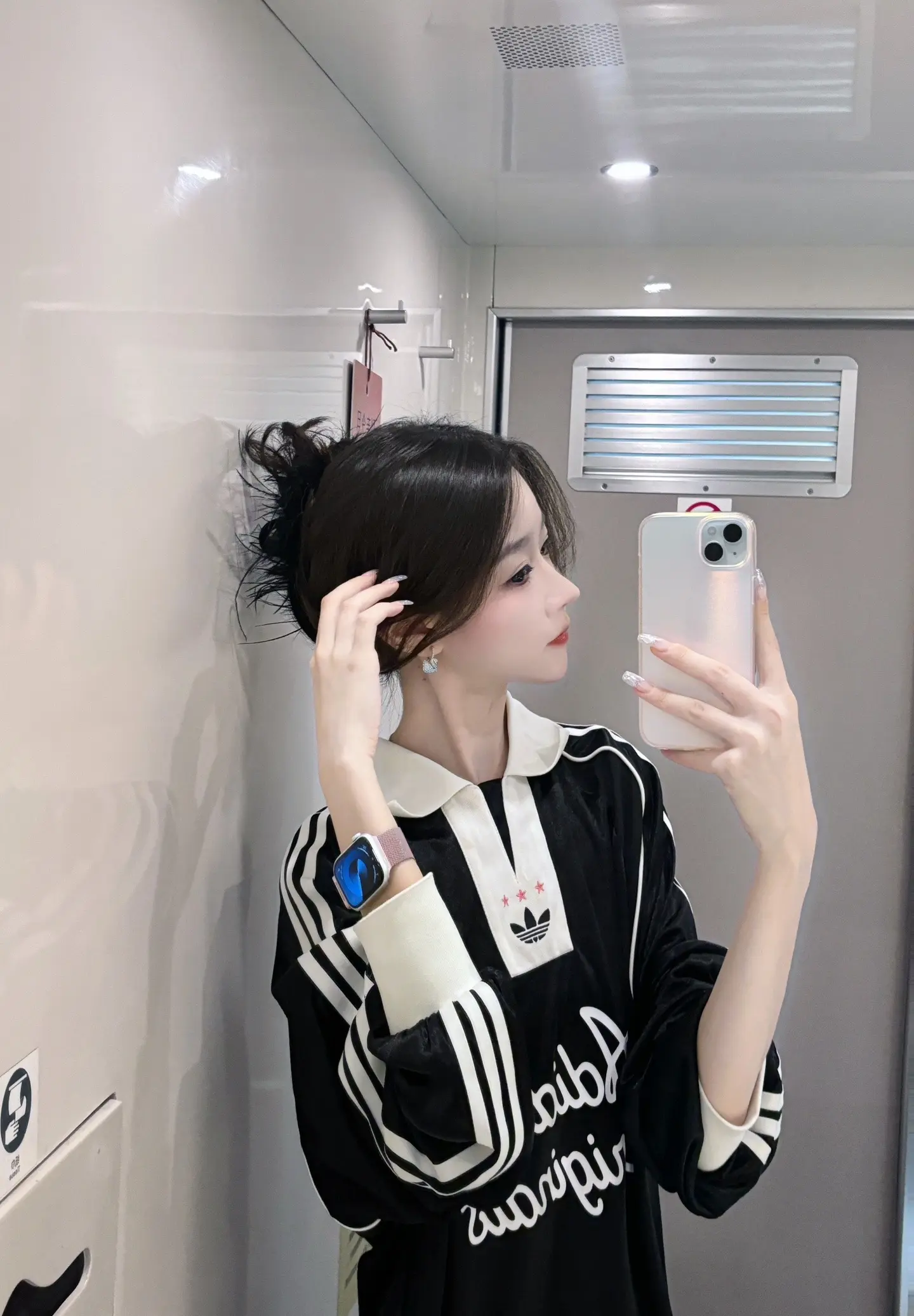 愿我们向往幸福同时也站在幸福里