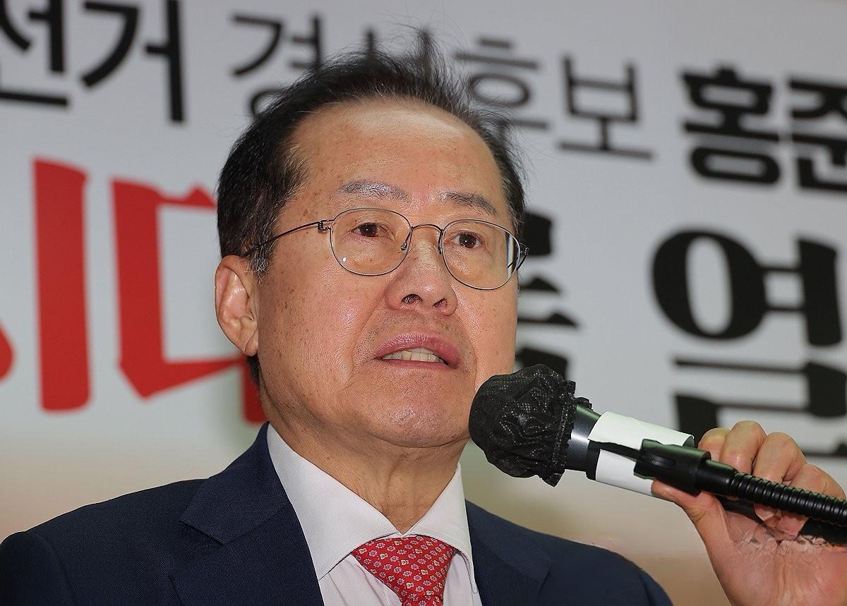 李在明民调一路领先，前“对手”
大嘴巴洪准杓2日的表态耐人寻味
“不管谁当政，现