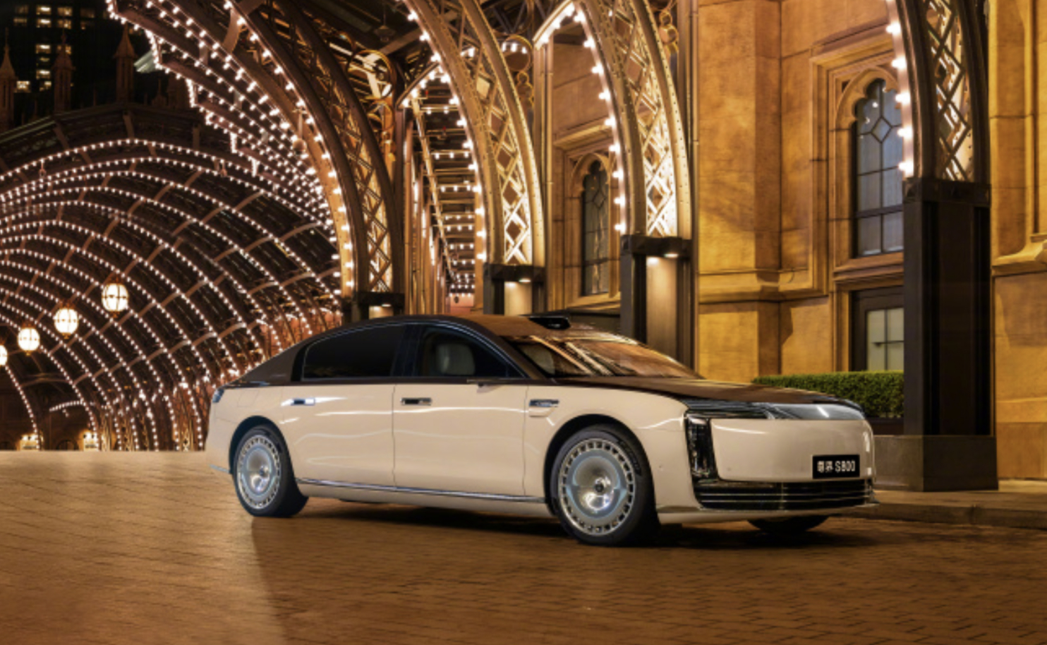 中国超豪华车市场为何尊界能成功 看了下数据，2025年上半年 BBA 在 40 