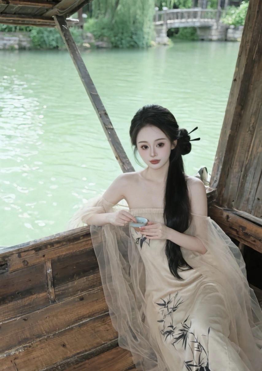 我总说无爱更轻松 可直到我遇到了一个比我自己还爱我的恋人才知道爱让人幸福