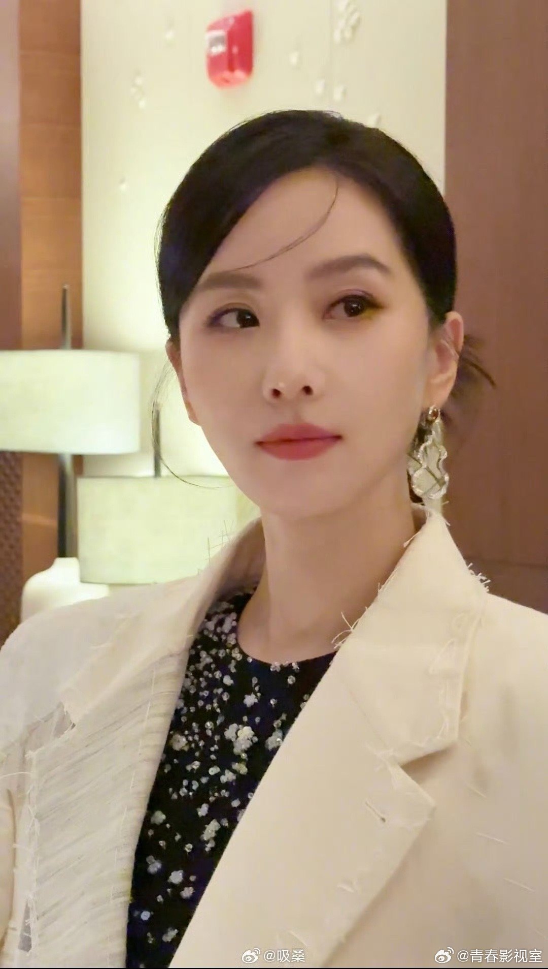 刘诗诗 树姐 穿成这样是要去干啥呢？[疑问] ​​​