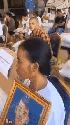 牺牲的柬埔寨士兵家属领两袋大米，一箱泡面，10瓶鱼露，柬埔寨这是把士兵的小命按斤