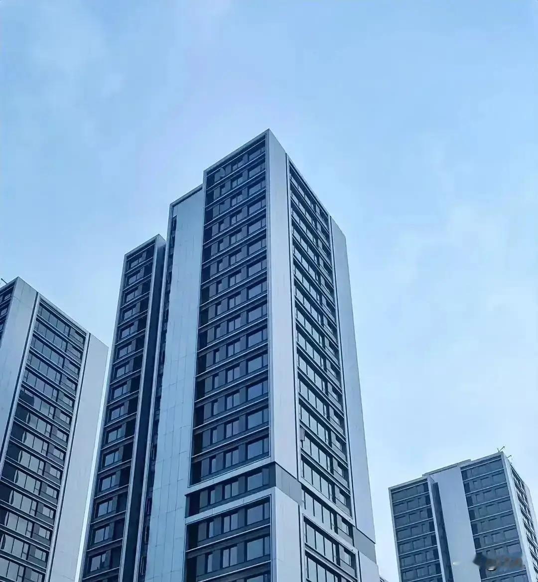 房贷倒挂绝不是个例！

当下环境，买房需要越来越谨慎了。

发生房贷倒挂的，准一