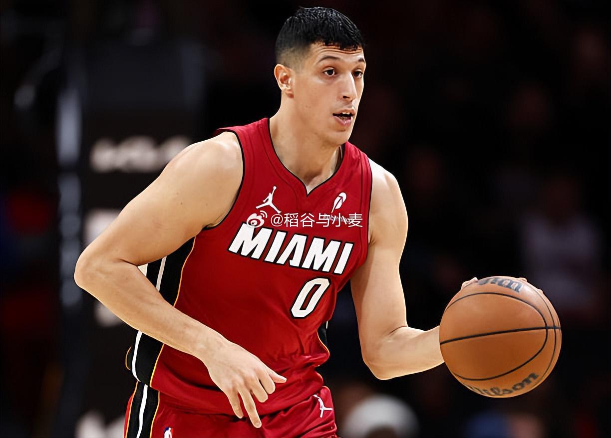 根据ESPN权威记者Shams Charania的报道，迈阿密热火已经与锋线球员