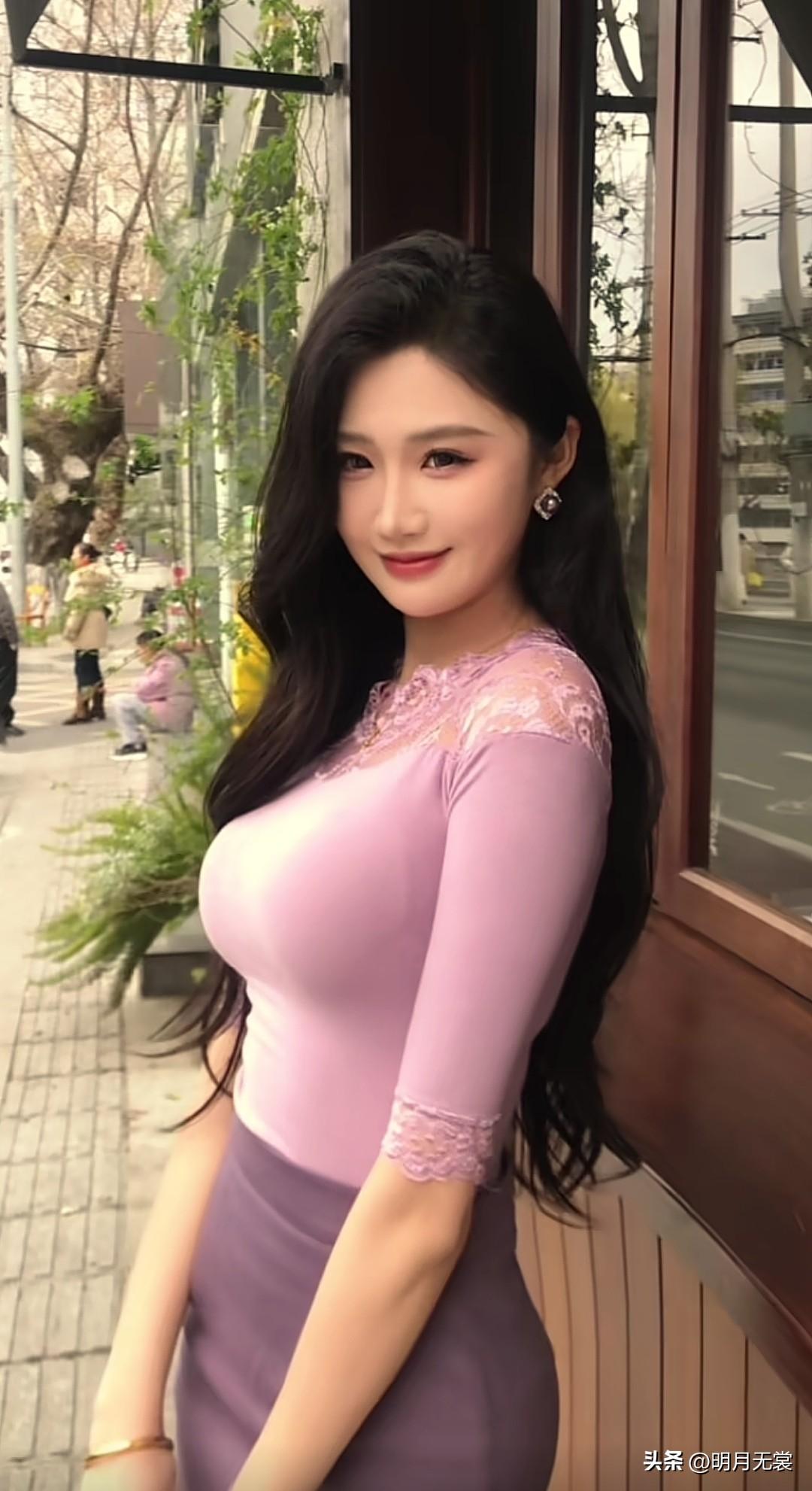 优雅气质，粉色蕾丝裙，都市时尚风