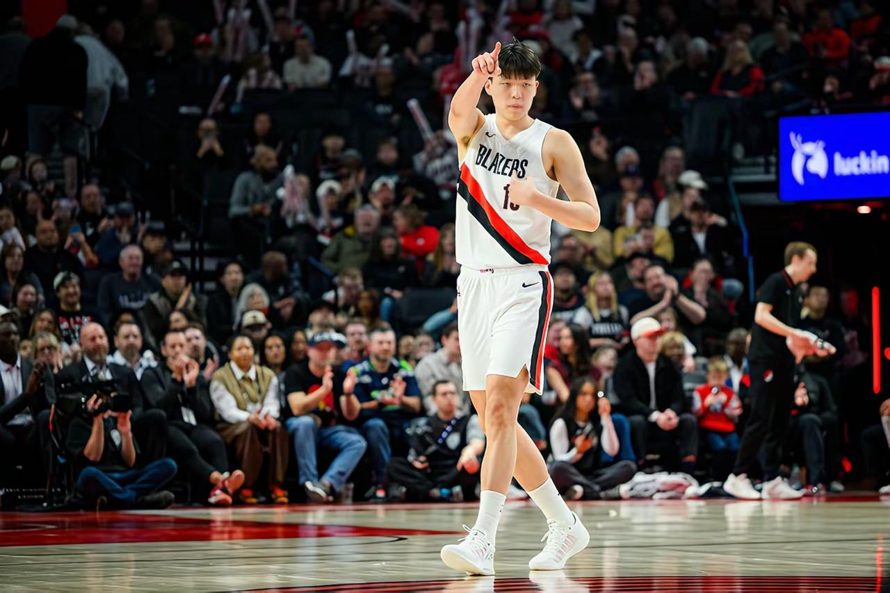 太好啦！杨瀚森被下放到发展联盟，终于不需要再看斯普利特嘴脸了，杨瀚森还是去G联赛