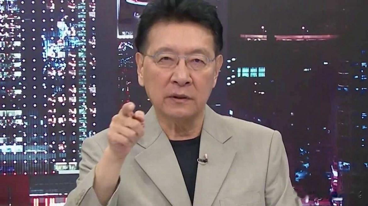 关于韩国瑜批评傅崐萁这事，赵少康在他的节目中说，是因为副院长的位置！
赵少康这么