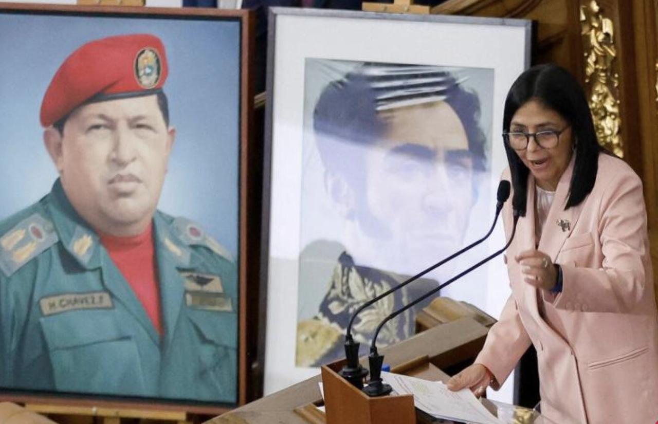 在代总统罗德里格斯的领导下，委内瑞拉正试图在剧变中寻找平衡。1月25日，她在向石