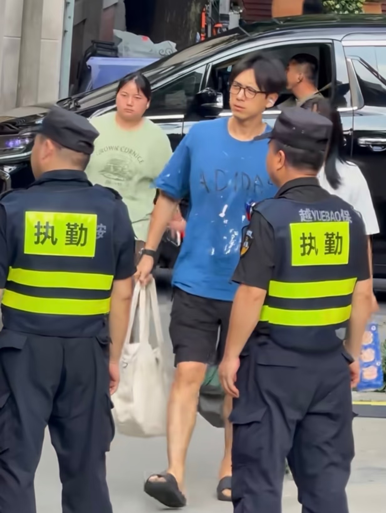 所有明星来广东拍戏都变亲切了广东真的自带接地气滤镜！再精致的艺人待久了全部卸下偶