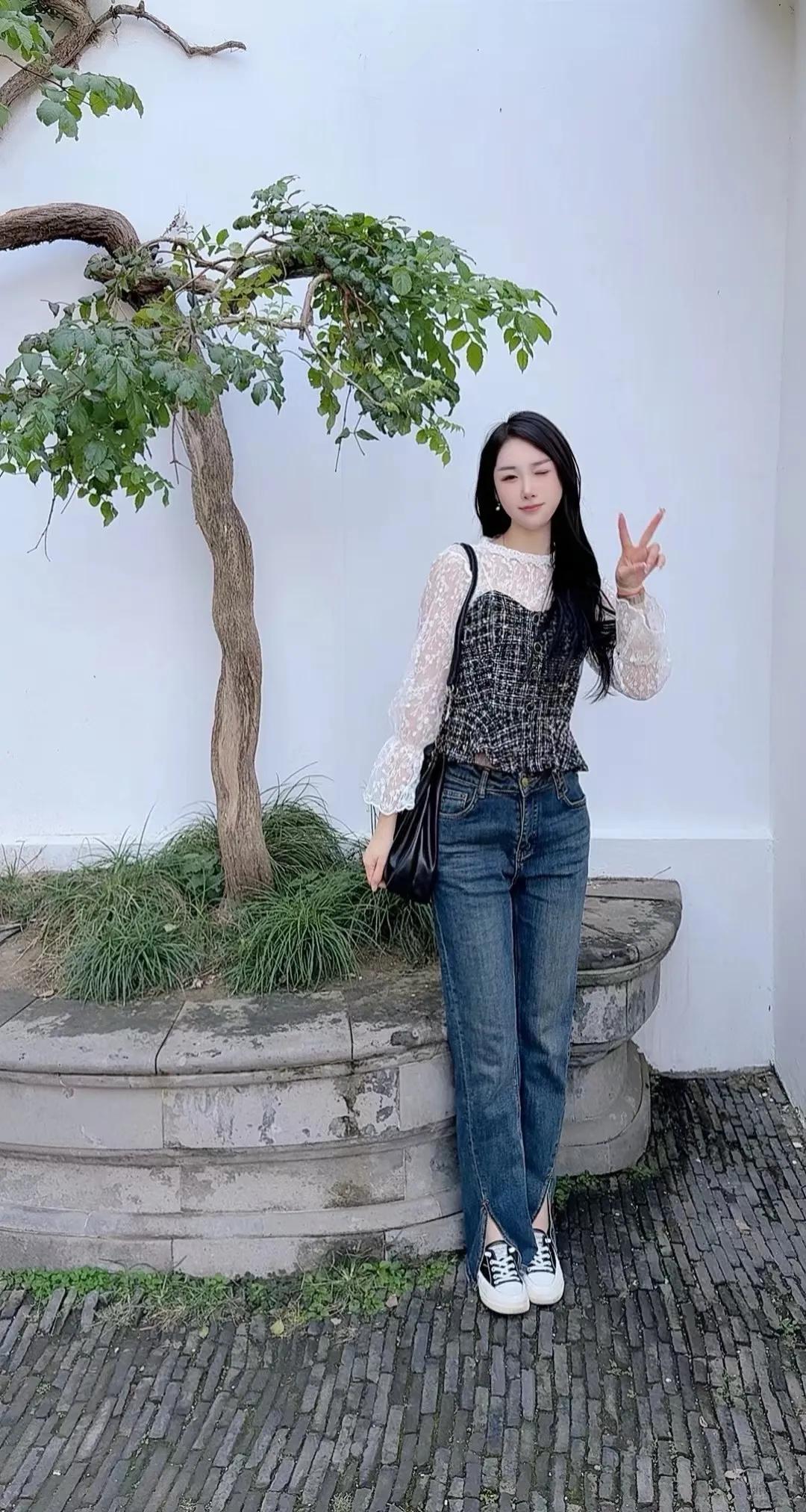 顾行长的女同事们——琳妃，📍 苏州.拙政园
“静念园林好  人间良可辞”，顾行