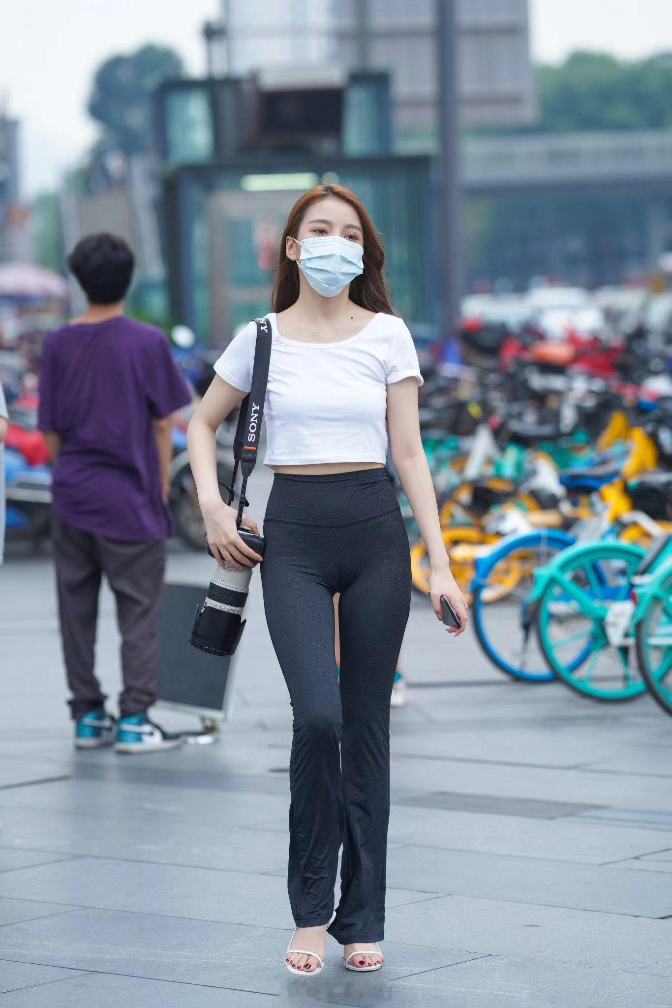 阿姨美拍专注街拍美臀三十年 ​​​