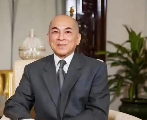 洪森父子俩算是快玩完了！接下来该国王现身了！


洪森在柬埔寨折腾了这么多年，到