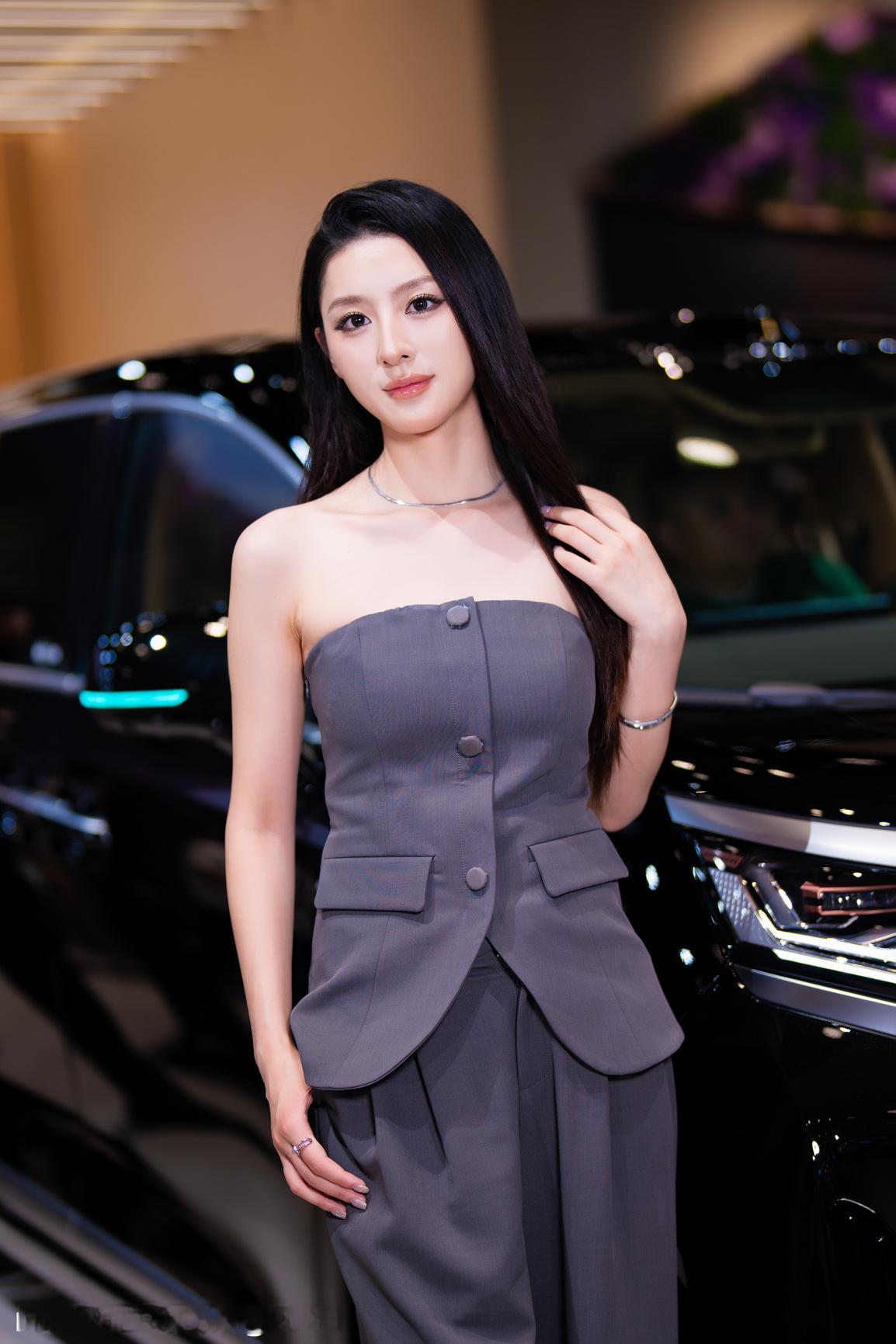聆听猎人的车展日记聆听在大湾区车展猎人与车展 2026 粤 港 澳 大 湾 区 