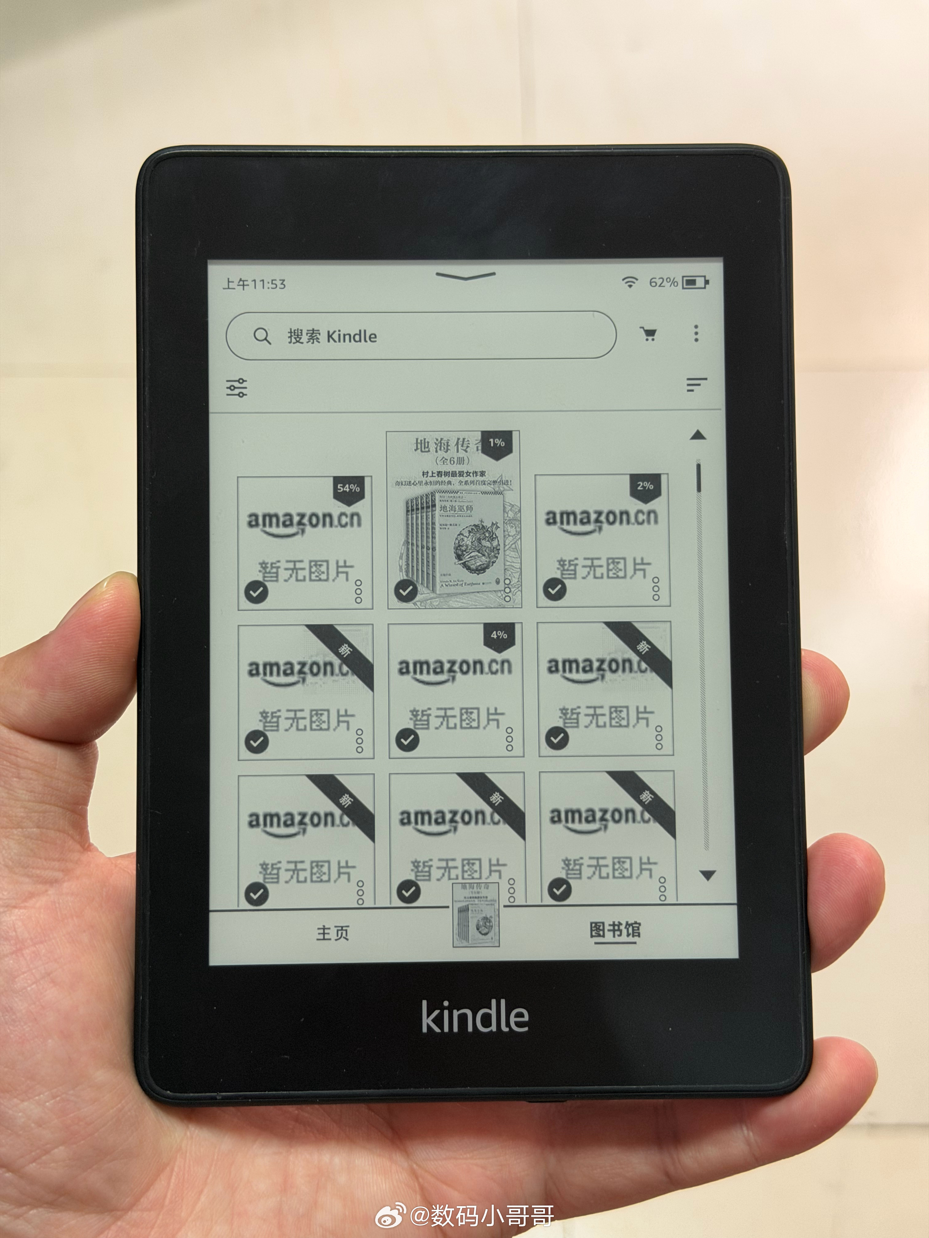 好久没碰的Kindle，随手充上电居然还能正常用真的得夸夸它的续航和耐用性，当初