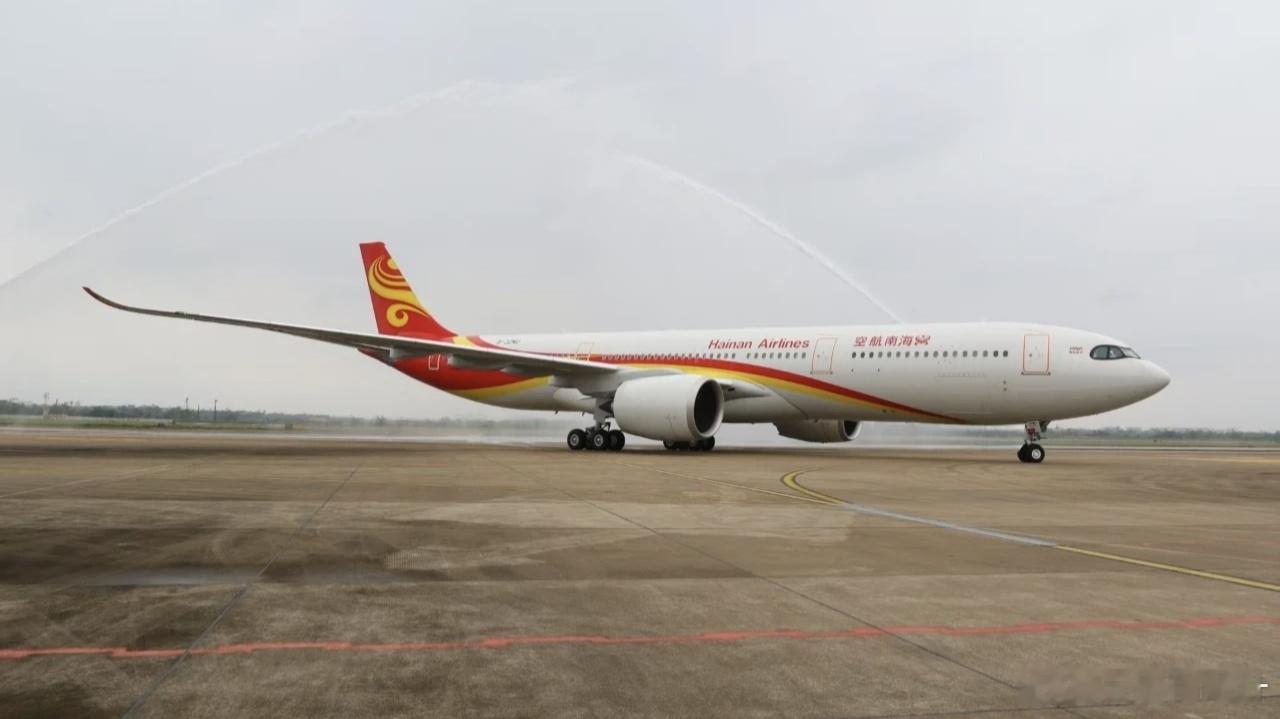 飞机引进:航司:海南航空注册号:B-32MU机型:空客A330-941引进时间: