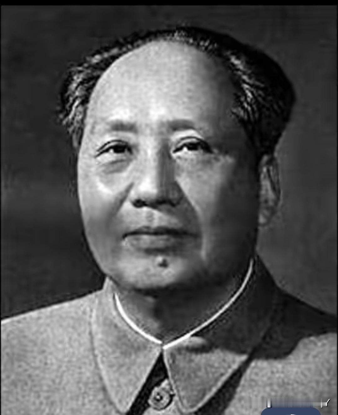 又是九月九，秋风寄哀思。
 
五十年前的今天，一颗伟大的心脏停止跳动，举国同悲，