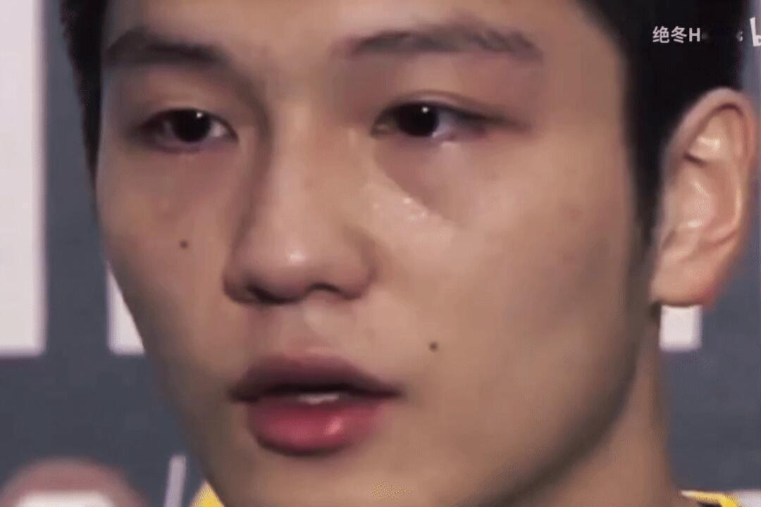 窥见樊振东一丝无助 是多少个日夜 多少个鲜为人知背后的心酸 