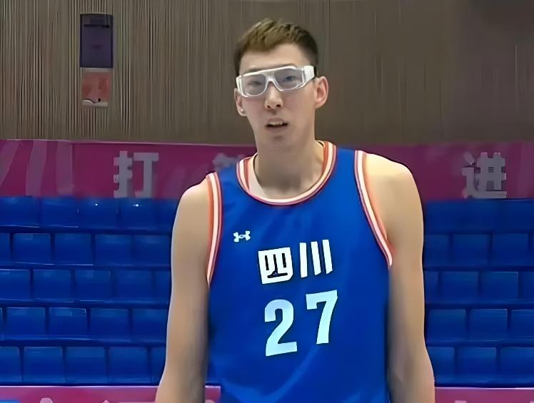 周琦在国内这么厉害，为什么不去打NBA？

全运会男篮四分之一决赛，周琦所在的四