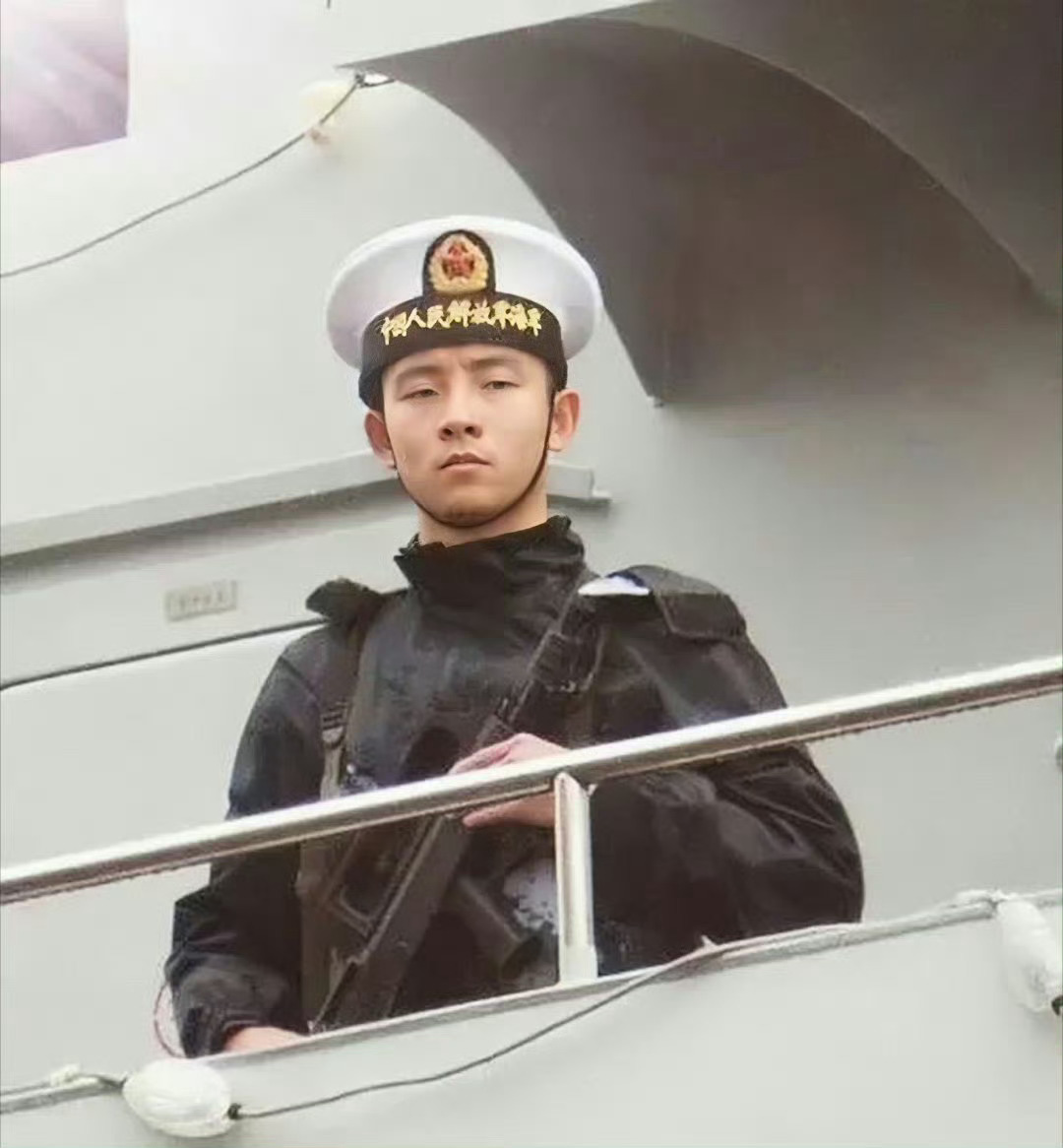 人民海军生日，我认为发这张照片很应景。 