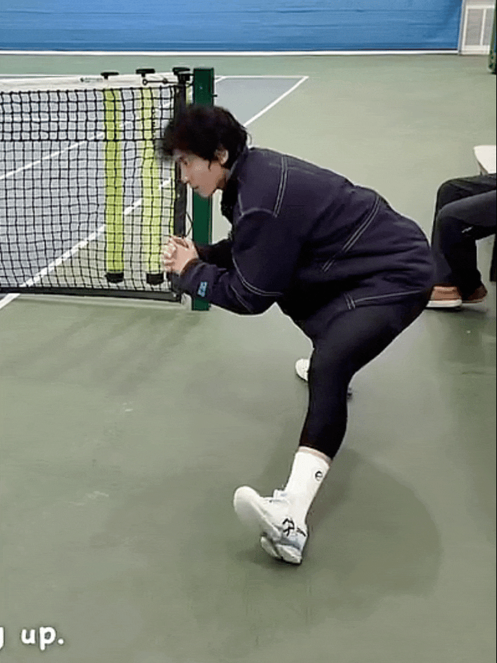 看哲大腿  宝宝长命百岁 