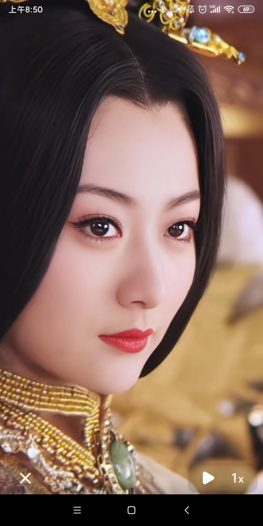 白冰，这位来自陕西的影视美女，就像一颗散发着独特魅力的明珠。
39岁的她，已然走