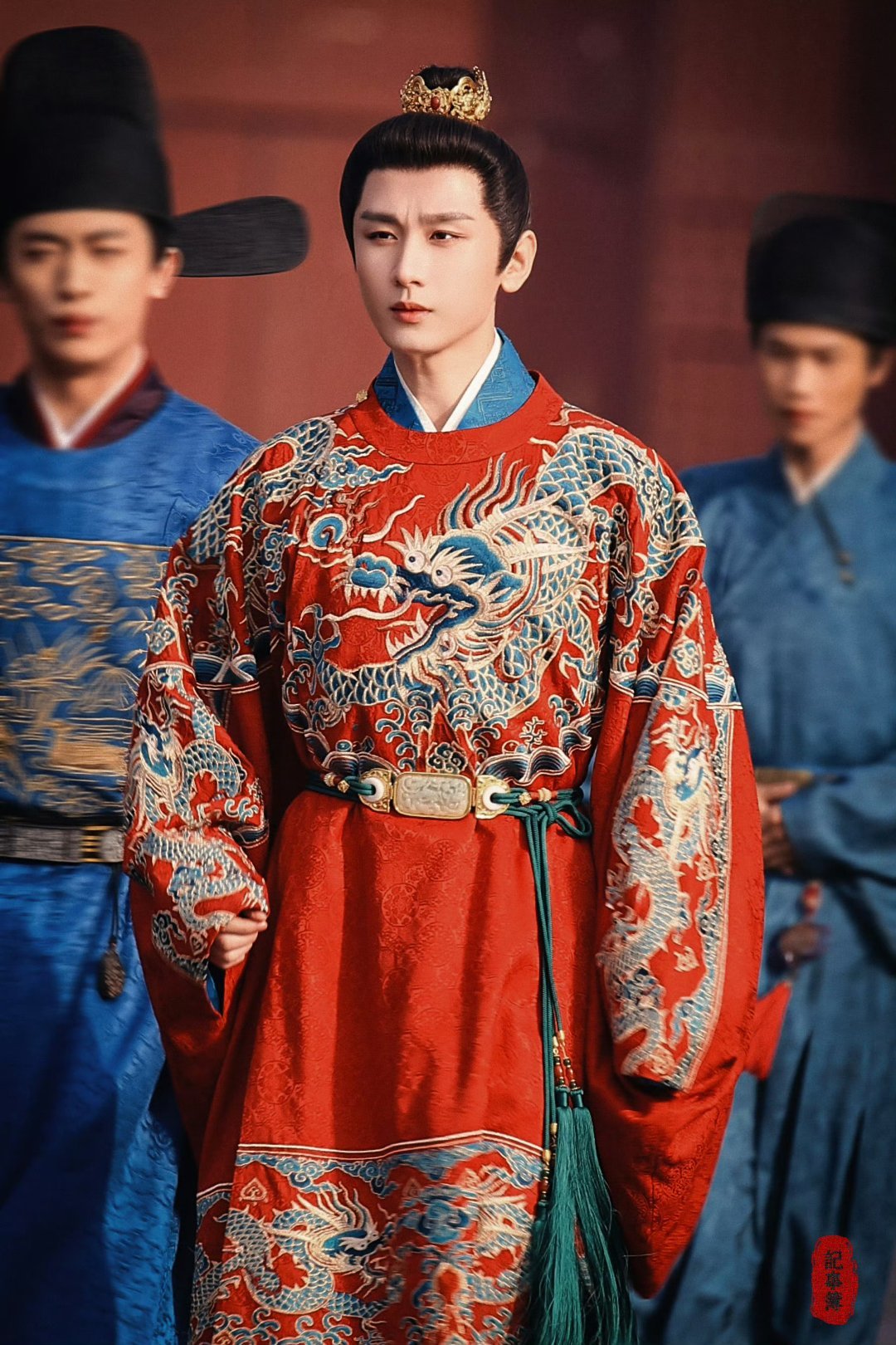 成毅和欢瑞合同到期看欢瑞股票，想买的就买点儿吧，估计一股能赚2元。