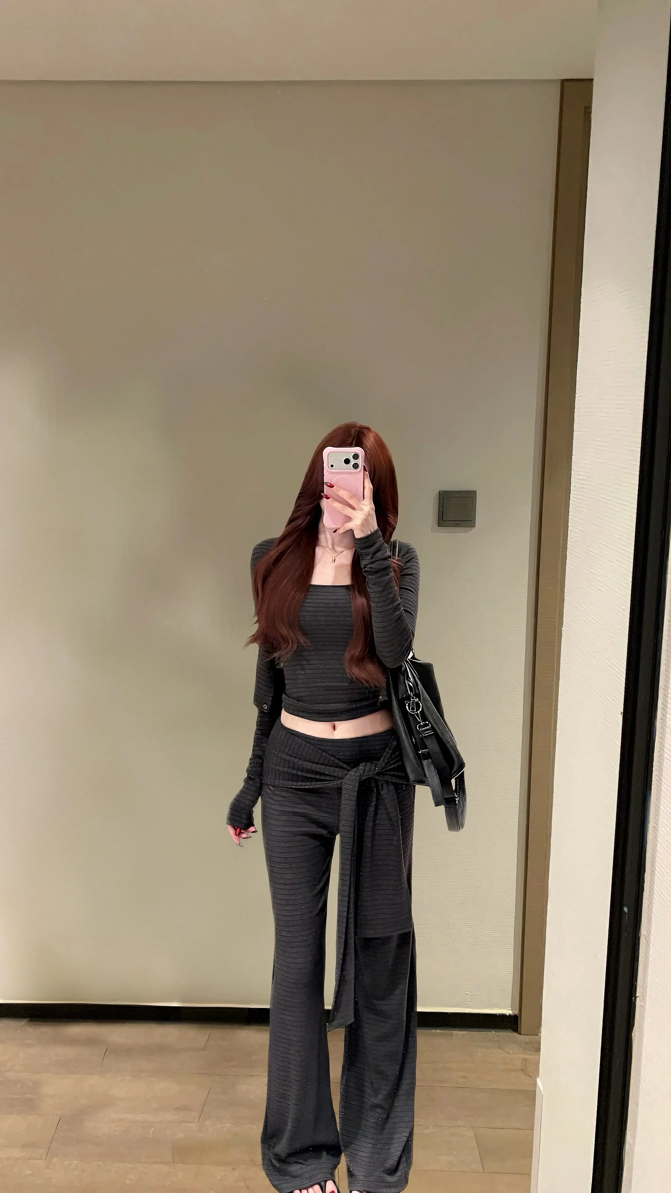 穿搭的尽头是极简。