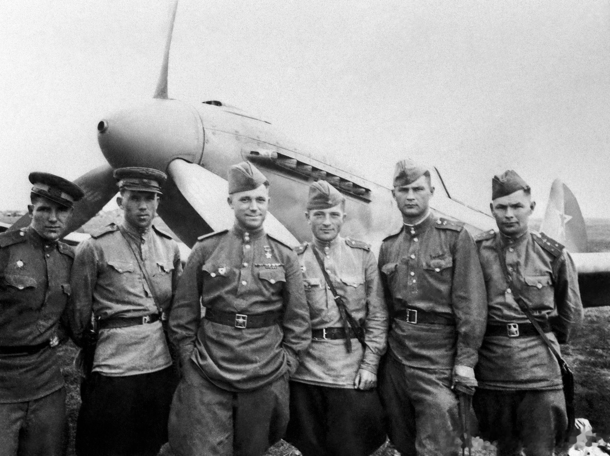 1945年近卫红旗歼击航空兵第5团近卫大尉维塔利-伊万诺维奇-波普科夫（Вита