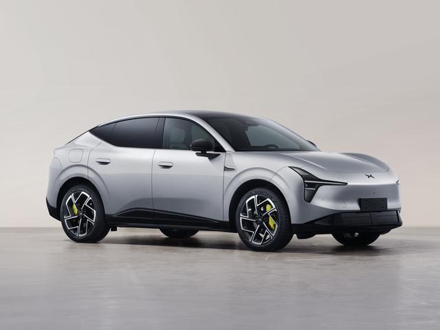 MONA系列首款SUV，小鹏L03银色版实车实拍曝光【来自懂车帝车友圈】
