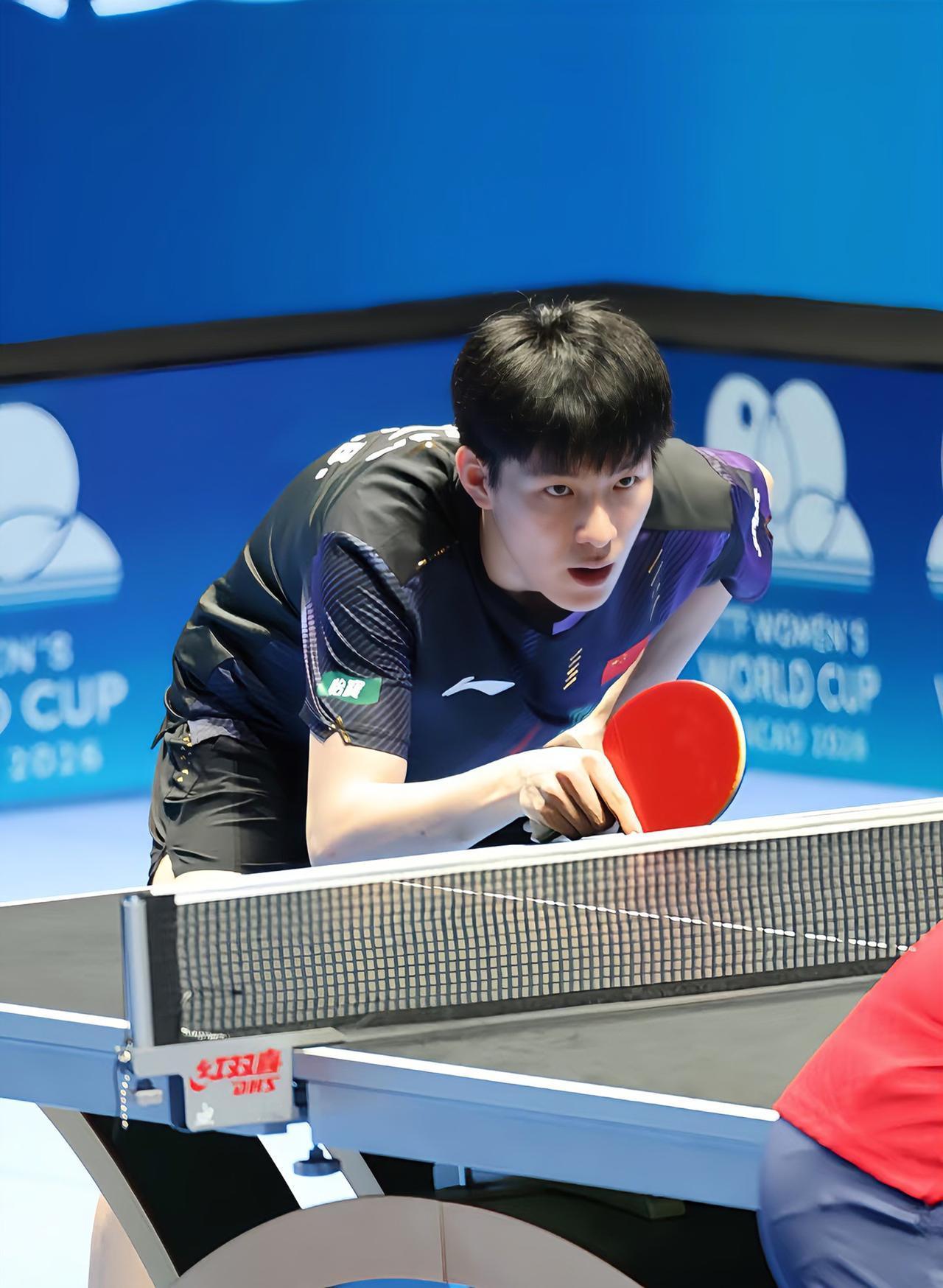 打到关键分的时候，
还是温瑞博更加的技高一筹！
温瑞博对阵李天阳，
苦战五局，