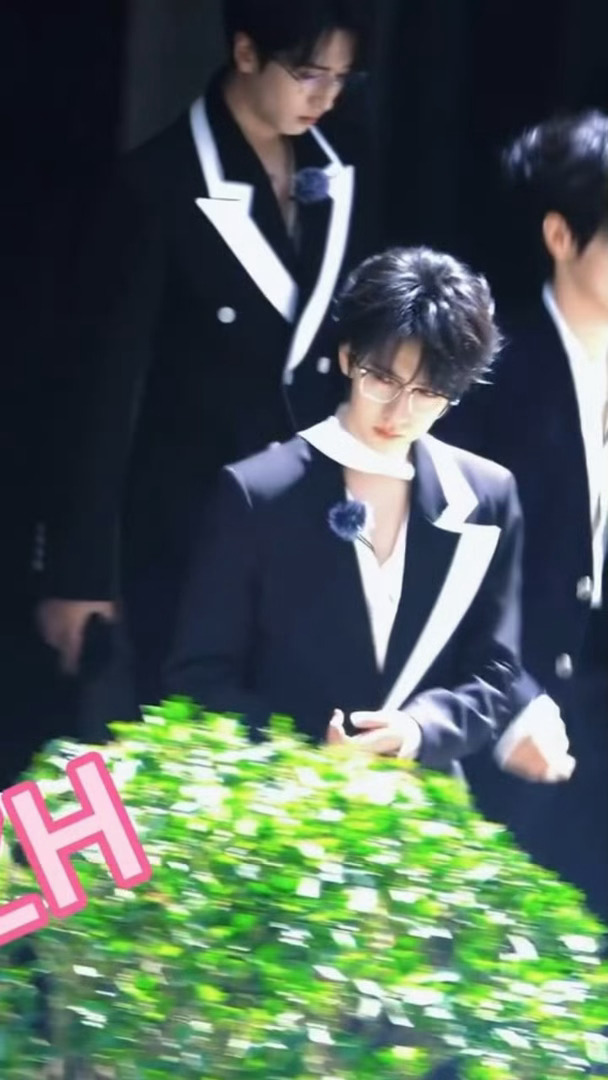 贺峻霖没少看短剧吧短剧资深观众