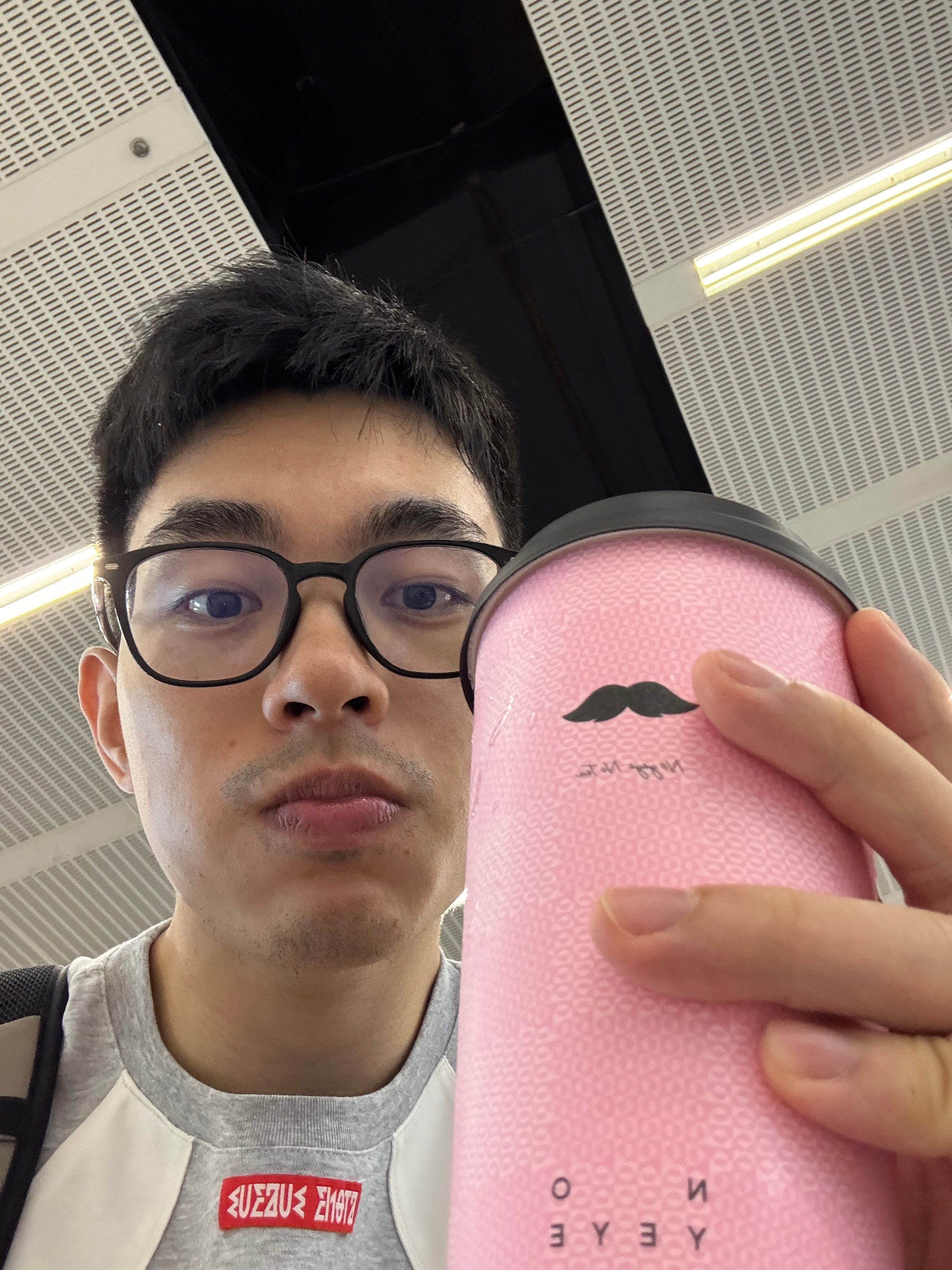 每次在机场都必点一杯爷爷不泡茶，荔枝冰酿真的好好喝啊[哇] ​​​