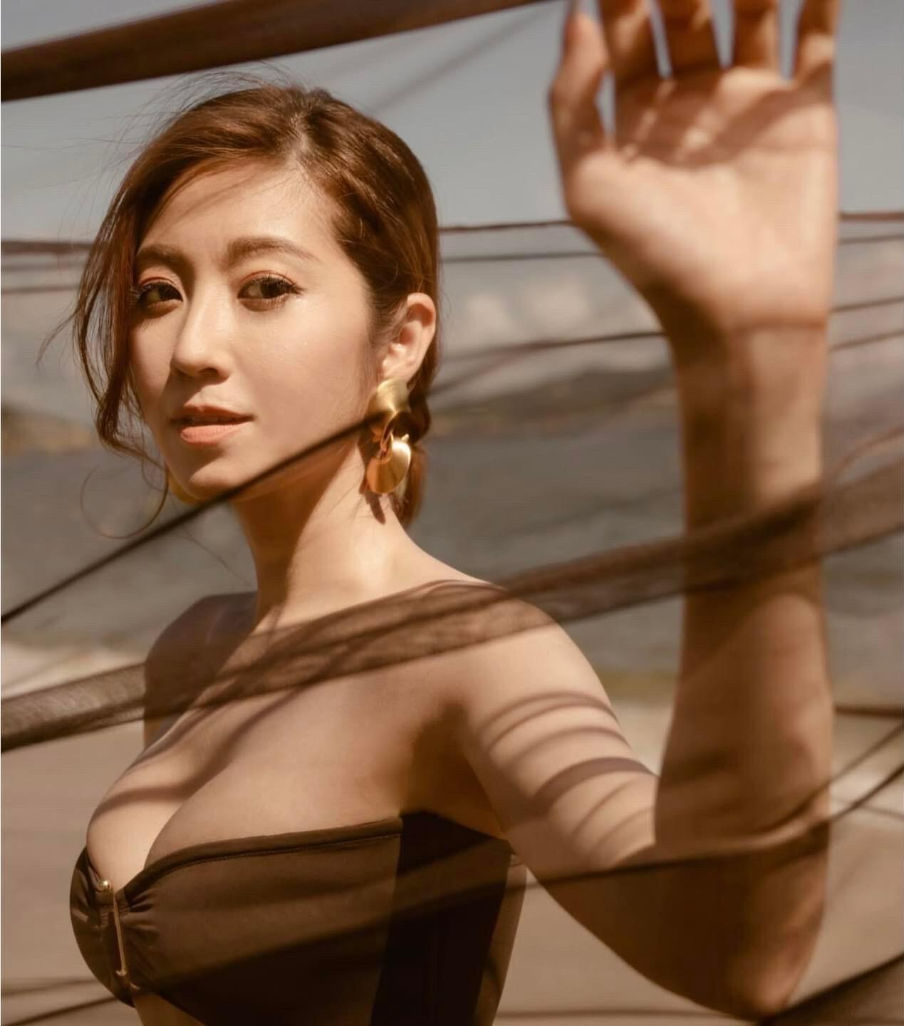 陈自瑶罕有再晒丰满上围视觉效果惊人 