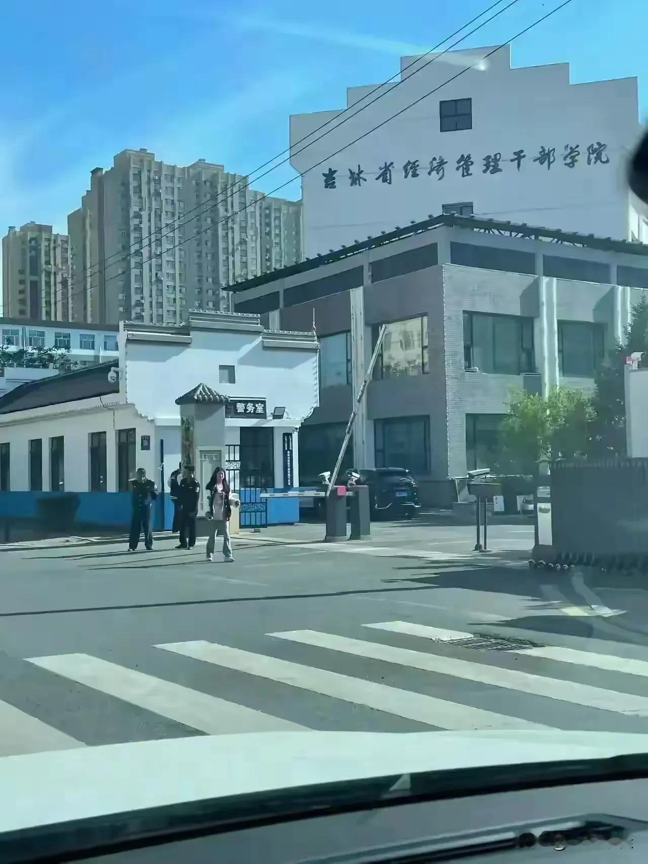 不懂就问，从这所学校毕业了能干啥？专业 大学专业如何选 应届生专业 马上就快毕业