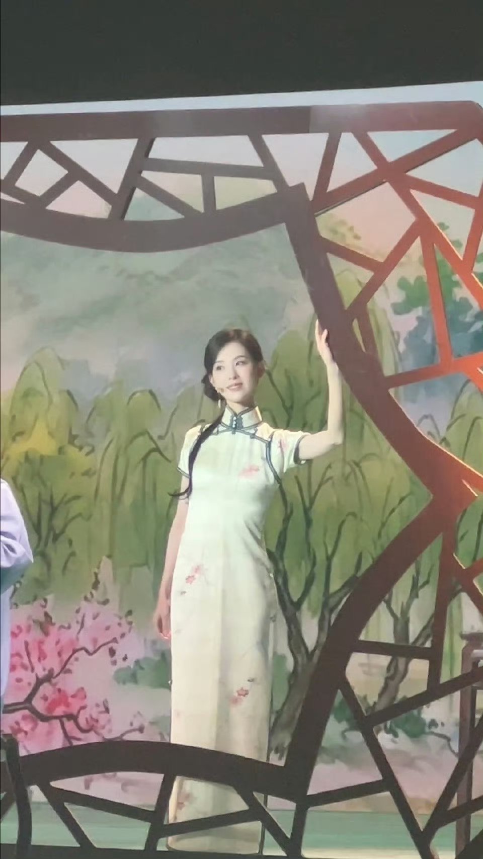 全世界最适配旗袍的女子看到陈都灵女神这张脸我什么都好了 