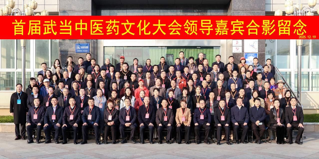 琴棋书画门门晓，
诗词歌赋样样通！
早安，周一！
 
晨起
一轮红日，
新的一周