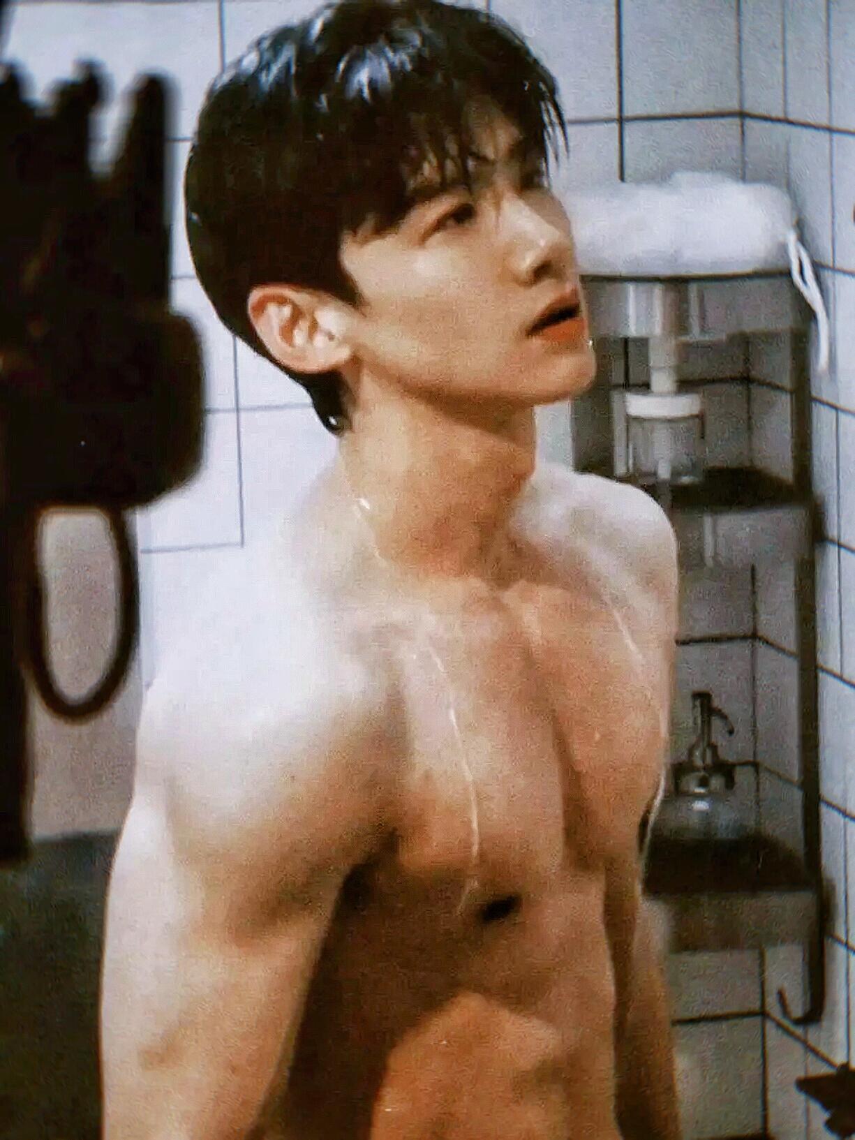 男菩萨——白敬亭最近在追出发团✌︎' ֊' 