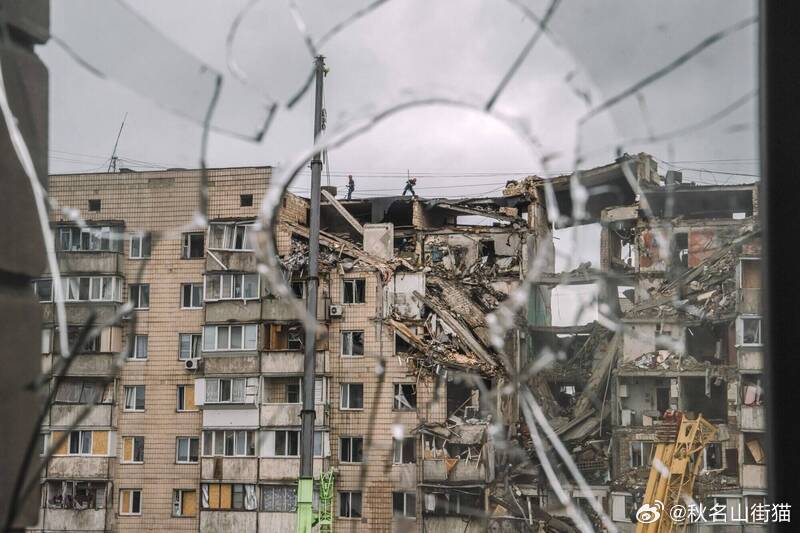 俄军空袭基辅致26人死亡 乌军难拦截弹道导弹 防空导弹库存告急海外新鲜事俄乌冲突