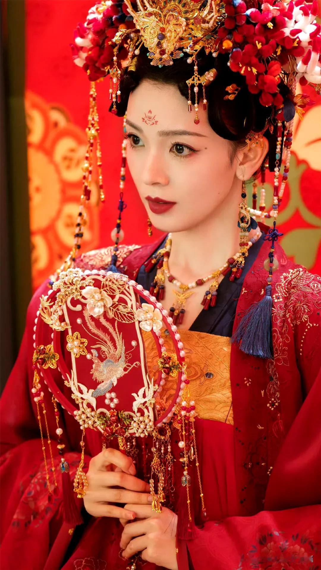 一袭红妆，灼灼风华 ​​​
