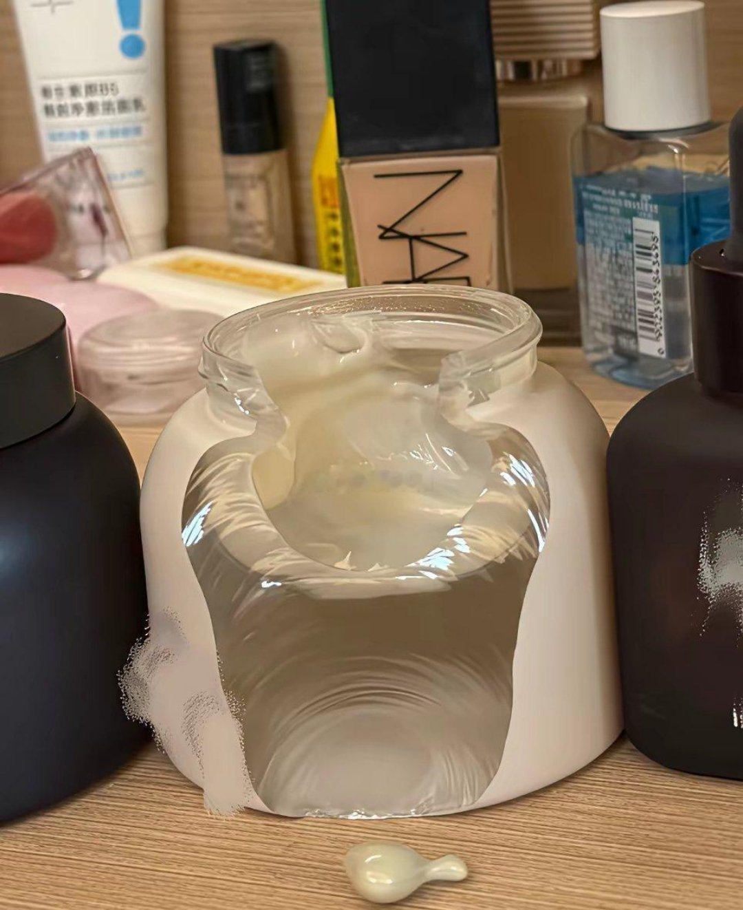 现在的护肤品公摊面积有多大，难怪用的那么快 ​​​