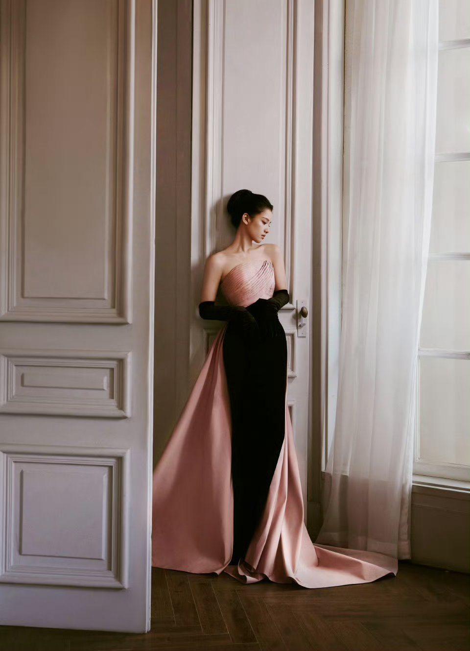 张婧仪这套粉墨裙好美！！高贵优雅的公主~我爱[爱慕] ​​​