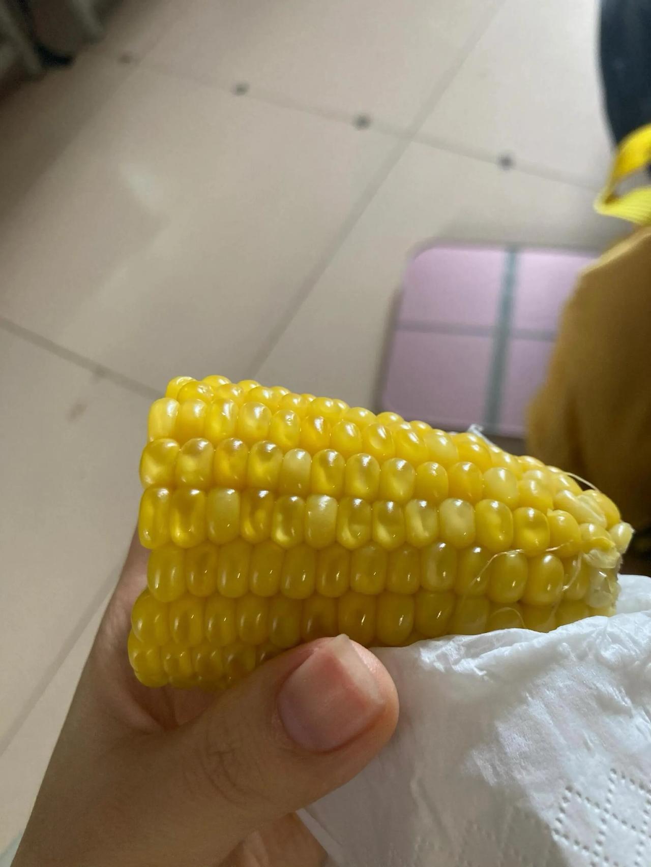 为啥这个玉米是水晶的