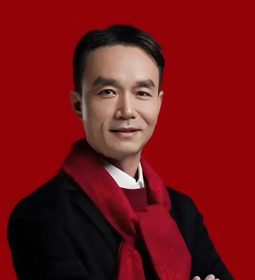53岁修车匠肉身破局：他把创始人焊进车轮，把3万门店骑进直播间，碾碎制造业流量焦