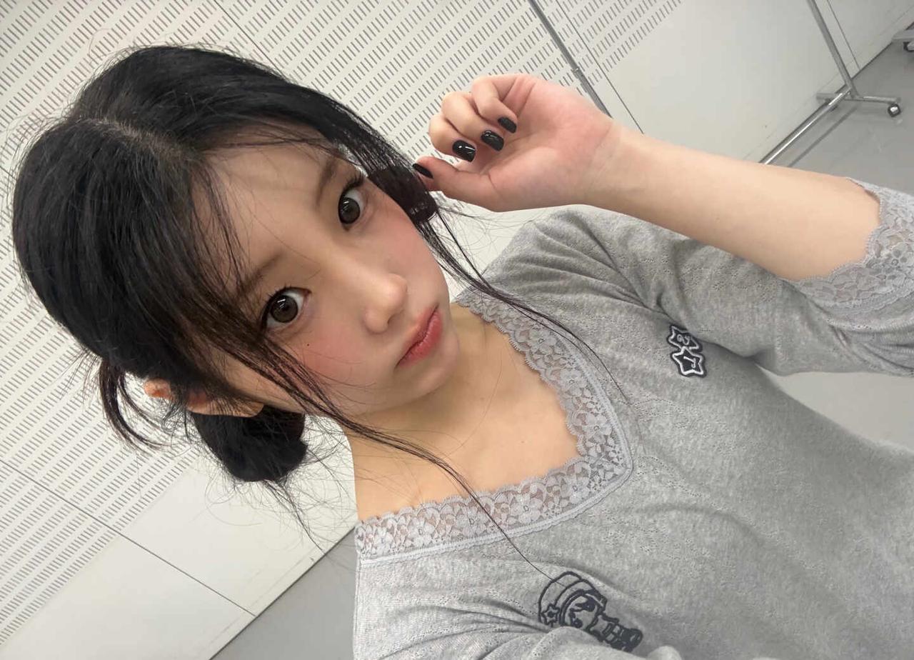 李沅禧DM更新！
今天发了好多 还要换Wvs头像和名字！李沅禧 泡图