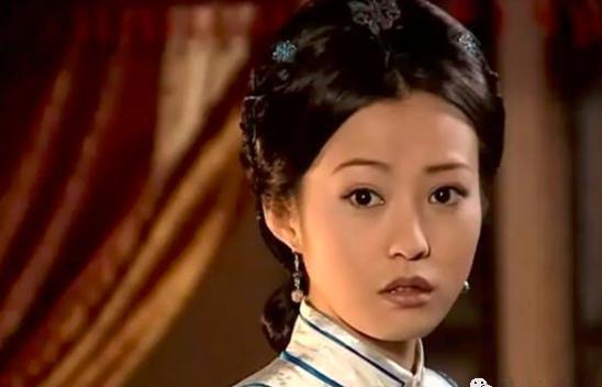 1654年，顺治不顾群臣反对，废了皇后孟古青，孟古青被废后，回了娘家，谁知她已有